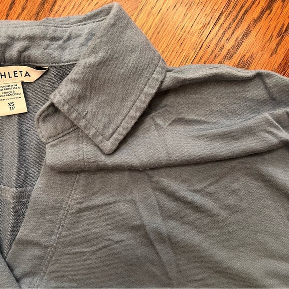 Athleta Oversized Westwood Blue draped Sweatshirt Collar Cropped Tee, size XS - Picture 6 of 10